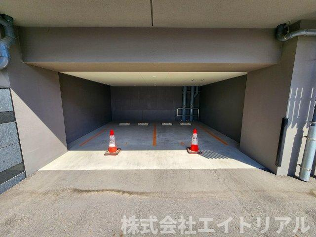 バンベール知立ザ・マークの駐車場