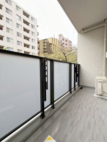 「防音マンション」ジェイグランコート中野のバルコニー|※建築中の写真です（※2026年4月12日撮影）