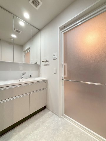 「防音マンション」ジェイグランコート中野の独立洗面台|※建築中の写真です（※2026年4月12日撮影）