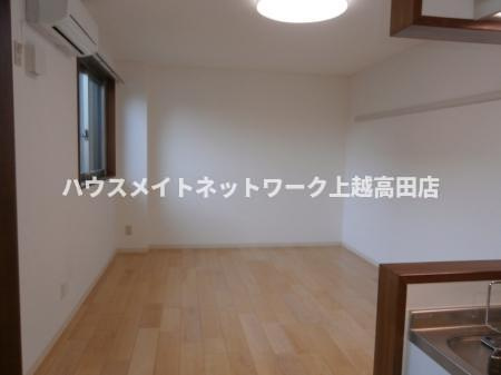 ロングステイ山下の洋室|洋室12.2帖