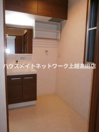 ロングステイ山下の独立洗面台|洗髪洗面化粧台