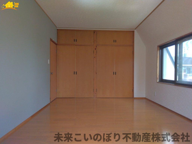 【寝室】 | 戸建 加須市鴻茎 | 落ち着いた色調の寝室です