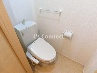 【トイレ】 | モントレゾール | 温水洗浄便座付きのトイレ。