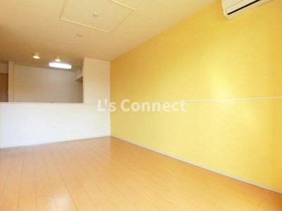 【居間・リビング】 | モントレゾール | アクセントクロス仕様のＬＤＫ。