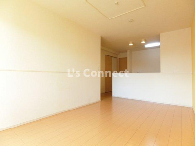 【内装】 | モントレゾール | １３．５帖のＬＤＫ。