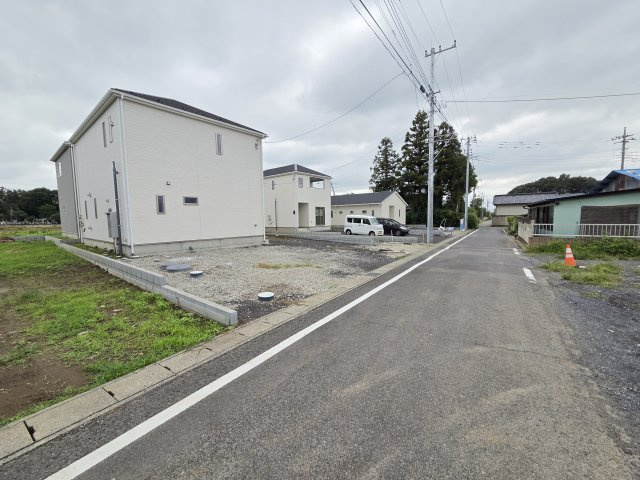 新築　太田市新田大根町第2　1号棟　Cradle Gardenの前面道路含む現地写真|現地写真　西側前面道路幅員約4.5ｍ