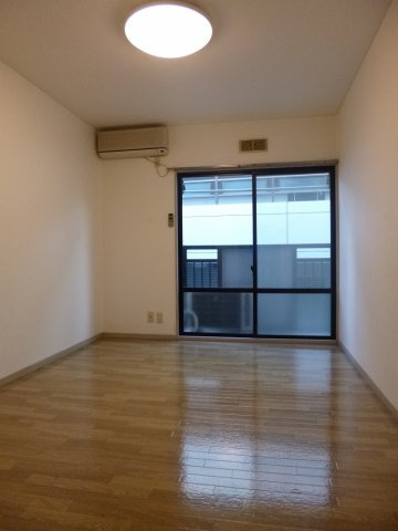 ひかりコーポ小日向の居間・リビング