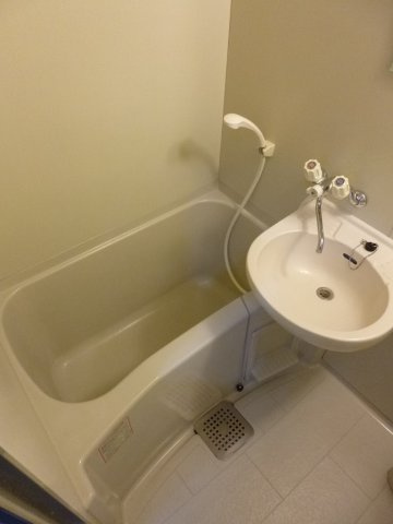 ひかりコーポ小日向の浴室