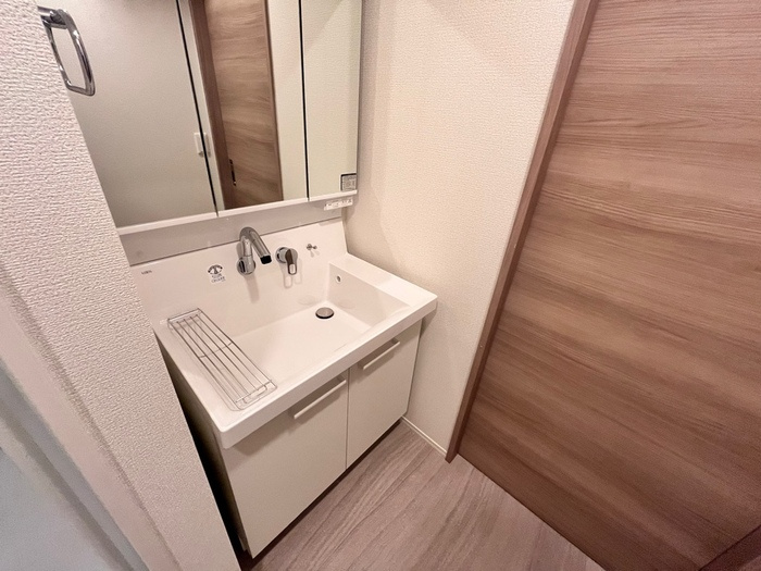 LUSSOⅣ A棟の洗面所|広い洗面スペースです★