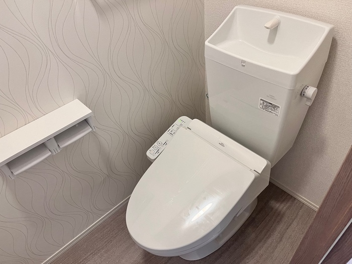 LUSSOⅣ A棟のトイレ|嬉しい温水洗浄便座付き♪