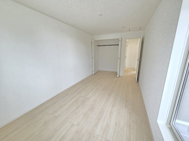 新築　太田市新田大根町第2　2号棟　Cradle Gardenの収納|現地写真　全居室収納付きなのでお部屋が片付きますね！