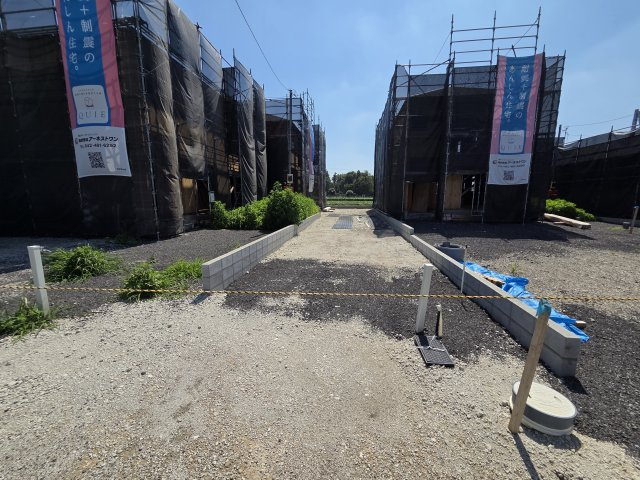 新築　太田市新田大根町第2　2号棟　Cradle Gardenの駐車場|現地写真　駐車は敷地西側に縦列3台可能です！