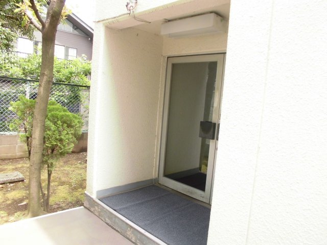 修学院本郷レジデンスのエントランス