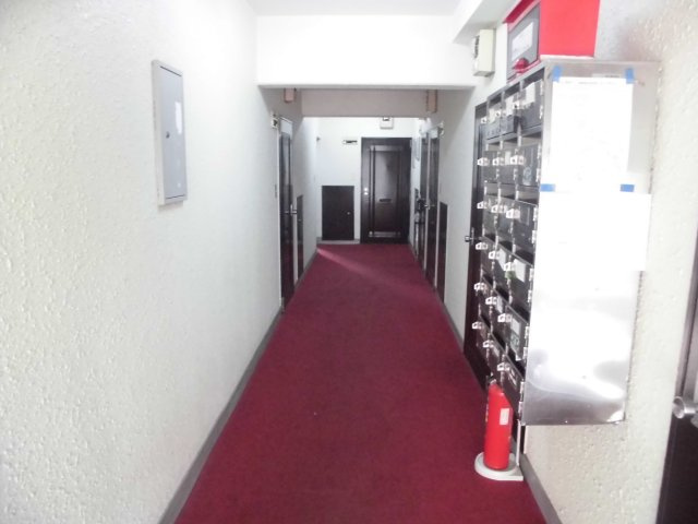 修学院本郷レジデンスのエントランス
