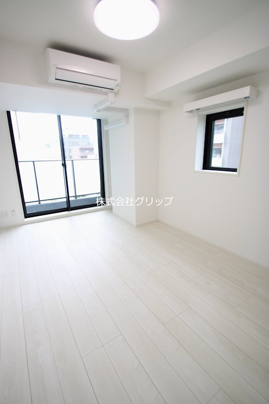 LEXE AZEST横濱関内の洋室