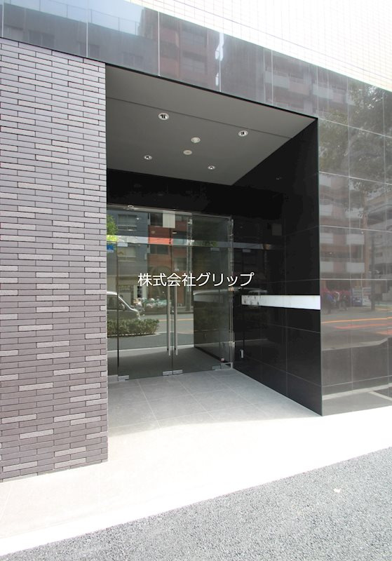 LEXE AZEST横濱関内のエントランス