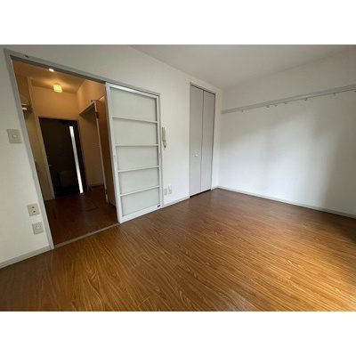 【居間・リビング】 | グリーンフラッツ旗の台 | 居室