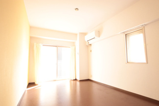 二面採光のお部屋です。※カーテンは設備ではありません