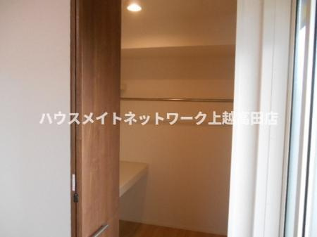 ヴィンヤードの収納|ウォークインクローゼット