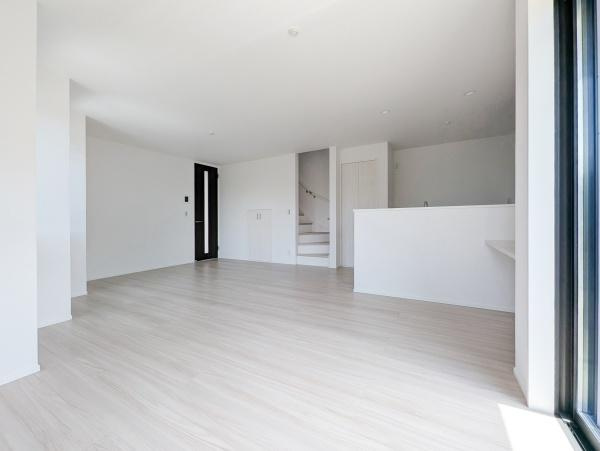 横浜市旭区白根６丁目の新築一戸建の外観：施工例|同じ施工会社が建築した施工例です。