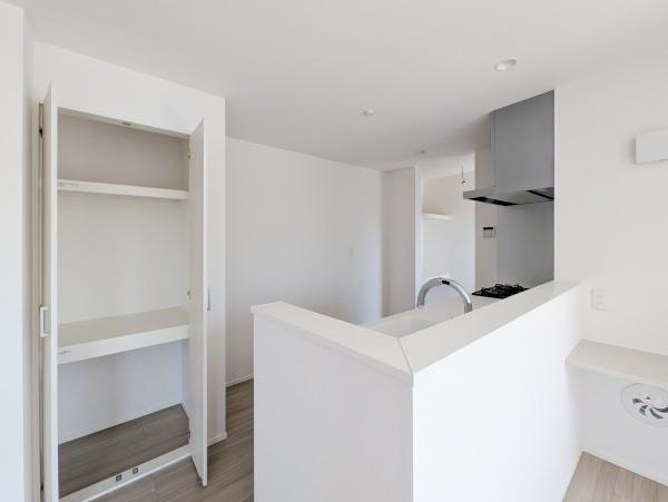 横浜市旭区白根６丁目の新築一戸建の外観：施工例|同じ施工会社が建築した施工例です。