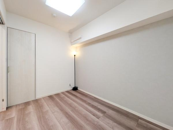 日商岩井鶴見マンションの洋室|クローゼットもあるので収納にも困りません！
荷物が多い方にも安心です。