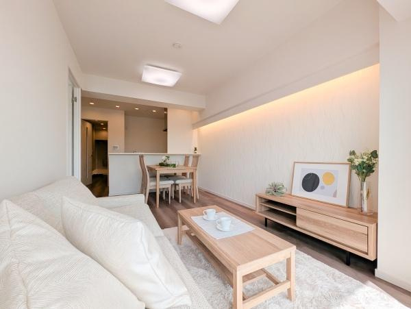 日商岩井鶴見マンションの居間・リビング|家族が自然と集まるリビングは
落ち着きのある空間です♪