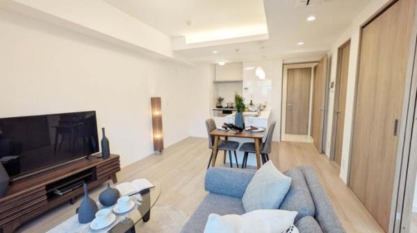 ピアースコード二子玉川の居間・リビング|窓からの日差し・風・すべてが心地よくゆったりとした時間を過ごせます♪