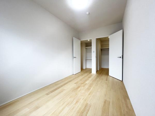 【洋室】 | クオス宮崎台 | 白とナチュラルの落ち着いたカラーセレクトです