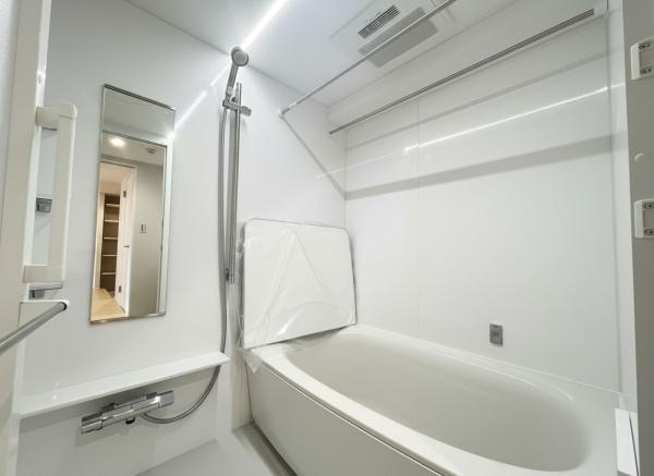 クオス宮崎台の浴室|ゆったりとお過ごしいただけるバスルームです。心と身体の疲れを癒してくれる安らぎの空間♪
