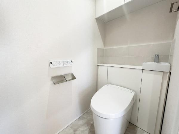 クオス宮崎台のトイレ|明るくて広い落ち着いた色合いのトイレです♪！