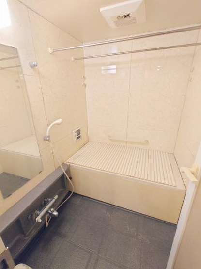 【浴室】 | ヒルハイツたまプラーザ | ゆったりとお過ごしいただけるバスルームです。心と身体の疲れを癒してくれる安らぎの空間♪