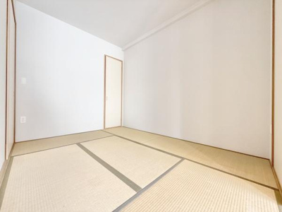 【和室】 | グランドパレス堺七道 | 畳の上で横になったりとご家族のリラックススペースになりそうです♪
