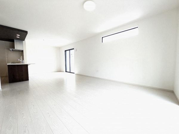 【居間・リビング】 | 西区伊川谷町有瀬　新築戸建