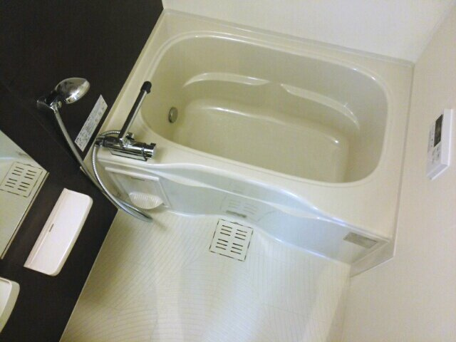 トーク鷹の羽Ⅲの浴室|落ち着いた空間のお風呂です