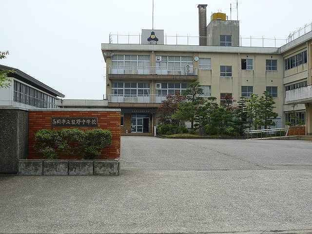 ソフテイルＥの周辺|牧野中学校まで900m