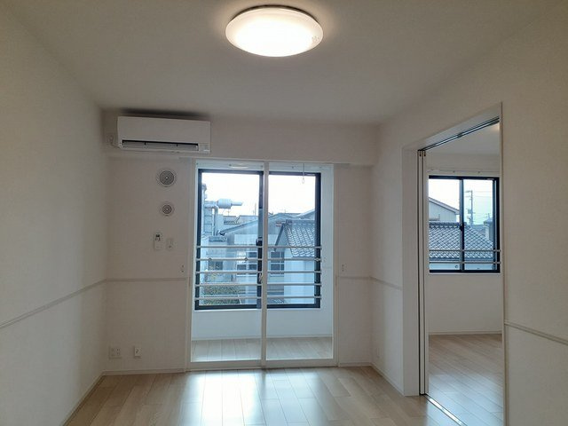 ミラノⅤ　Ｂの居間・リビング|ゆったりとした居間です