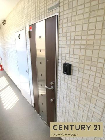 大阪市此花区伝法４丁目の賃貸マンションの玄関