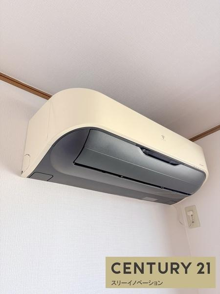 南恩加島6丁目店舗付き住宅の居間・リビング