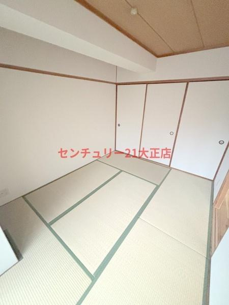 平和マンションの玄関