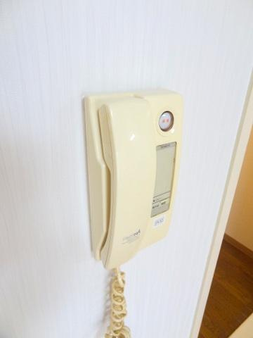 平和マンションの玄関