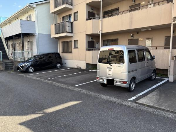 エスポワール上和田の駐車場|敷地内駐車場です。