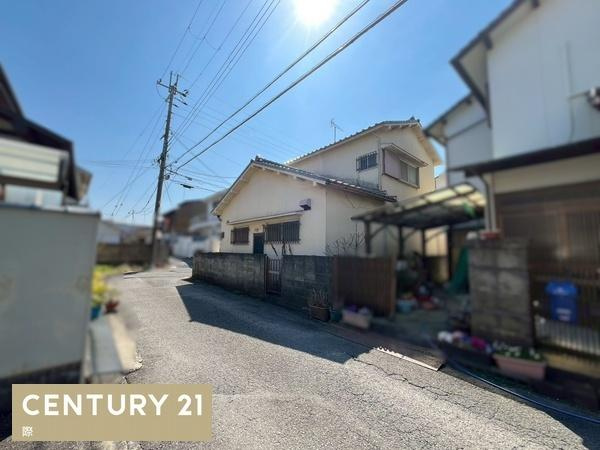 和歌山市直川　中古戸建の前面道路含む現地写真