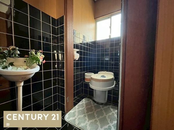 和歌山市直川　中古戸建のトイレ