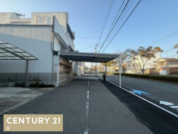 和歌山市屋形町５丁目　中古戸建の前面道路含む現地写真