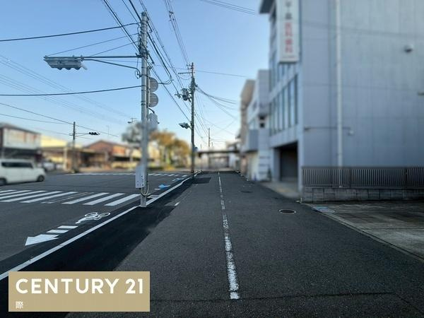 和歌山市屋形町５丁目　中古戸建の前面道路含む現地写真