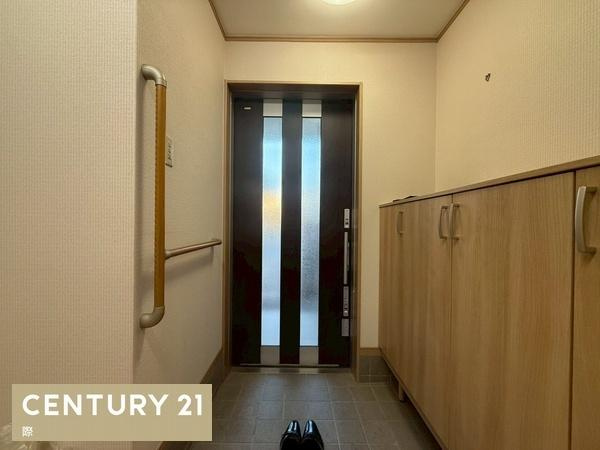 和歌山市屋形町５丁目　中古戸建の玄関