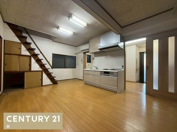 和歌山市屋形町５丁目　中古戸建の居間・リビング