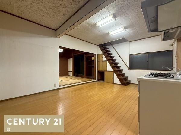 和歌山市屋形町５丁目　中古戸建の居間・リビング