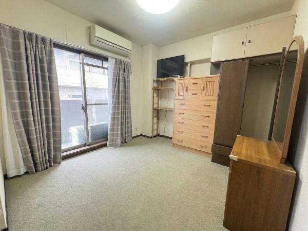 【子供部屋】 | コスモ東大阪　中古マンション | ■荒本駅まで徒歩3分♪
通勤・通学はもちろん、毎日の外出もスムーズにこなせる快適な環境です♪

■ライフ菱屋店様まで徒歩7分♪
毎週のお買い物の負担が減らせますね♪